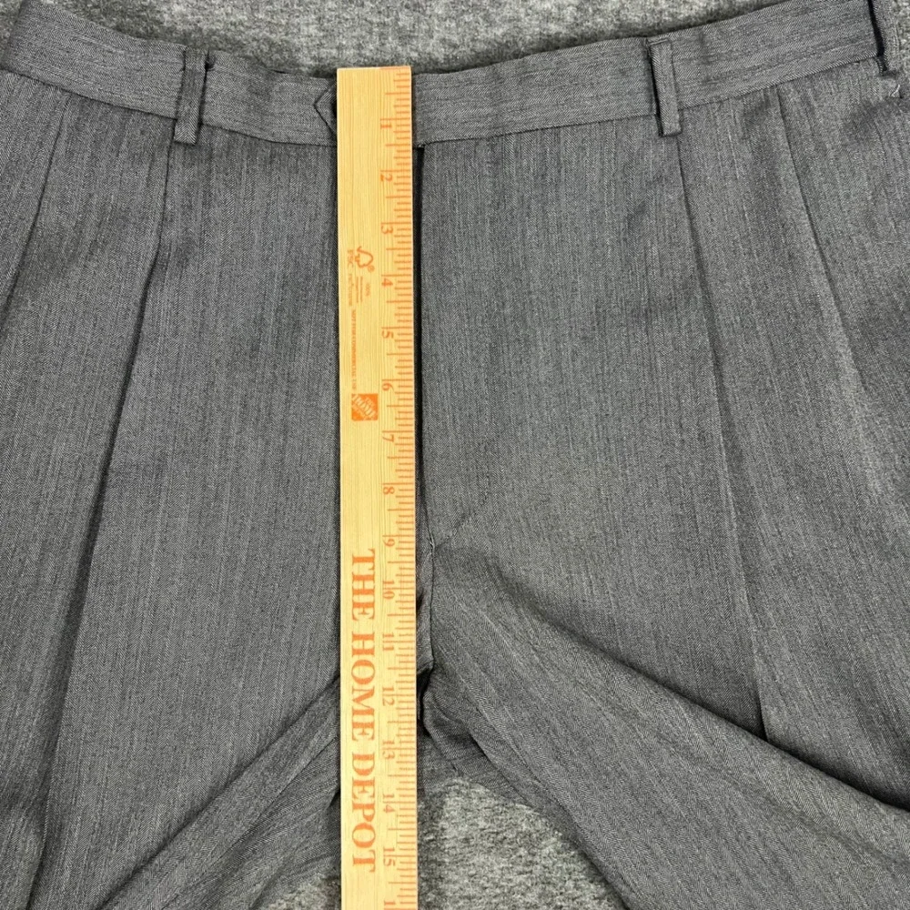 Jos. A. Bank 2-Piece Suit Men's 44S Grey 2-Button Wool Pleated Pants 34x28